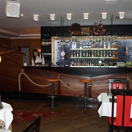 Czarna Perla 招待所 3*